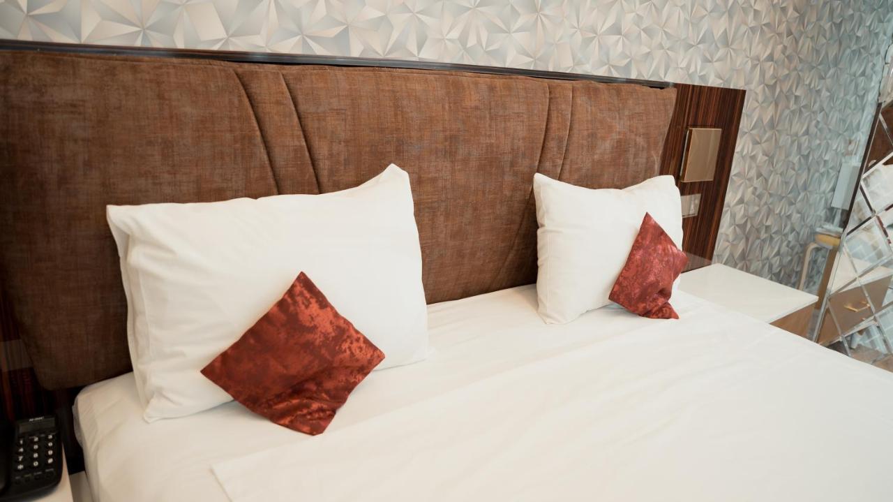 Dionis Baku Hotel Buitenkant foto