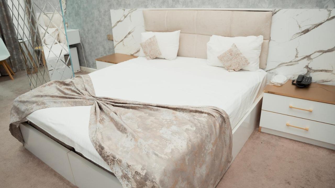 Dionis Baku Hotel Buitenkant foto
