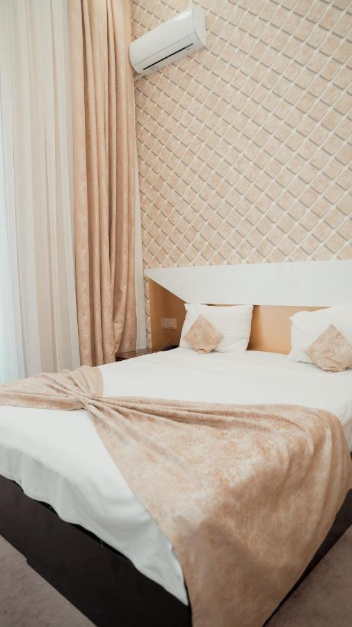 Dionis Baku Hotel Buitenkant foto